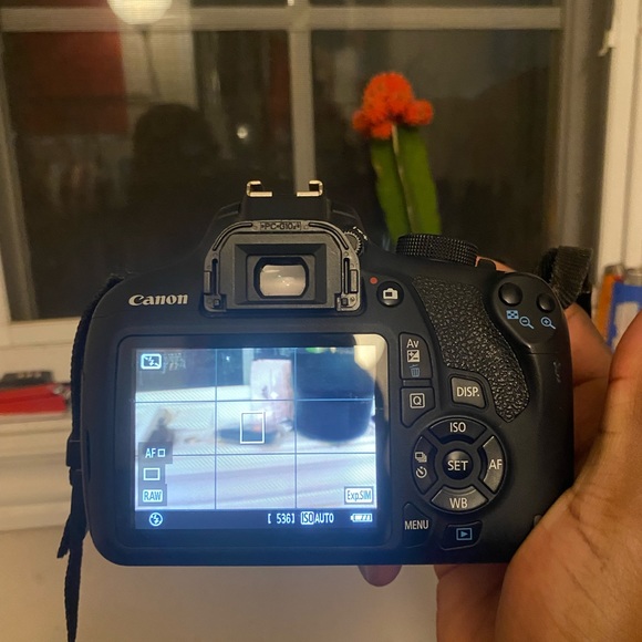 Cannon Rebel T5 with cannon zoom lens EF-S 18-55mm - Picture 4 of 8